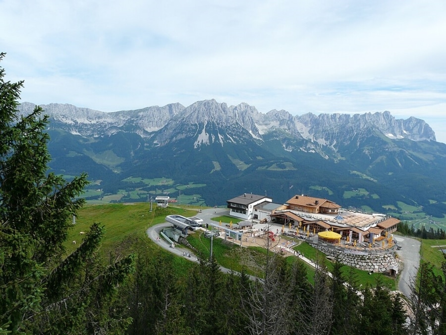 De Hartkaiser ligt in de Wilder Kaiser, een indrukwekkende bergketen in Tirol die bekend staat om ruige pieken en prachtige wandelpaden.