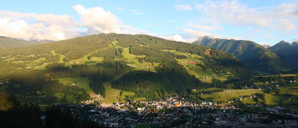 De Planai is huisberg van Schladming in Stiermarken en is beroemd om zijn skiwedstrijden.