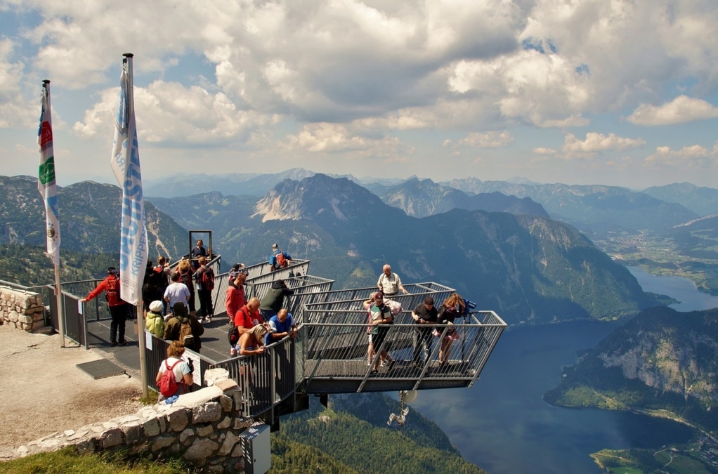 Er zijn meerdere wandelingen die je kunt maken richting de 5fingers op de helling van de Dachstein.